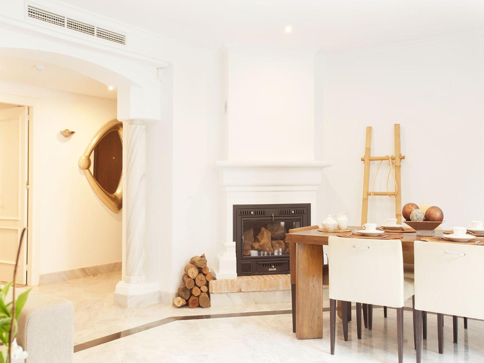 White Pearl Elviria H1