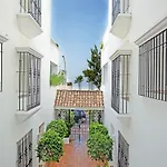 White Pearl Beach Elviria H1