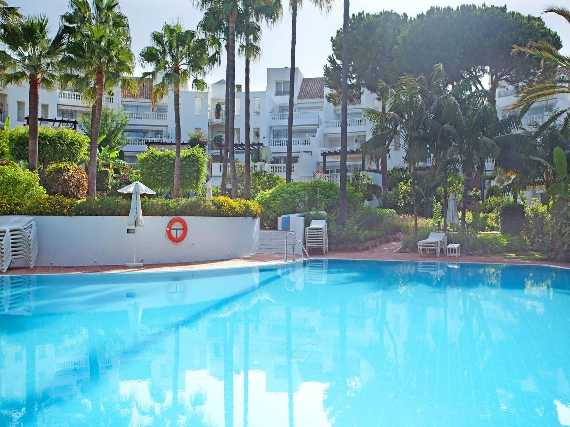 White Pearl Elviria H1 Marbella