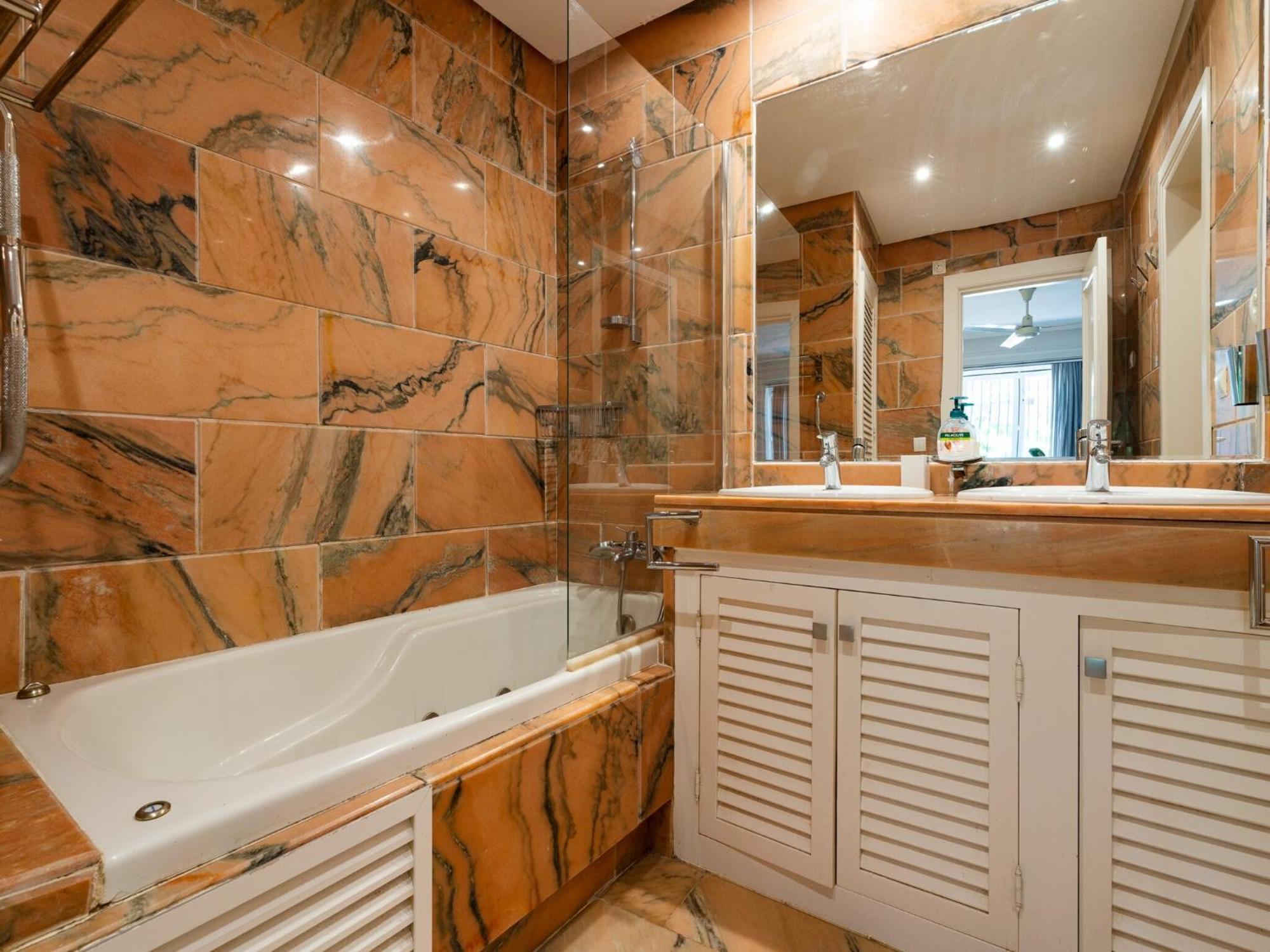 White Pearl Elviria H1 Apartment *