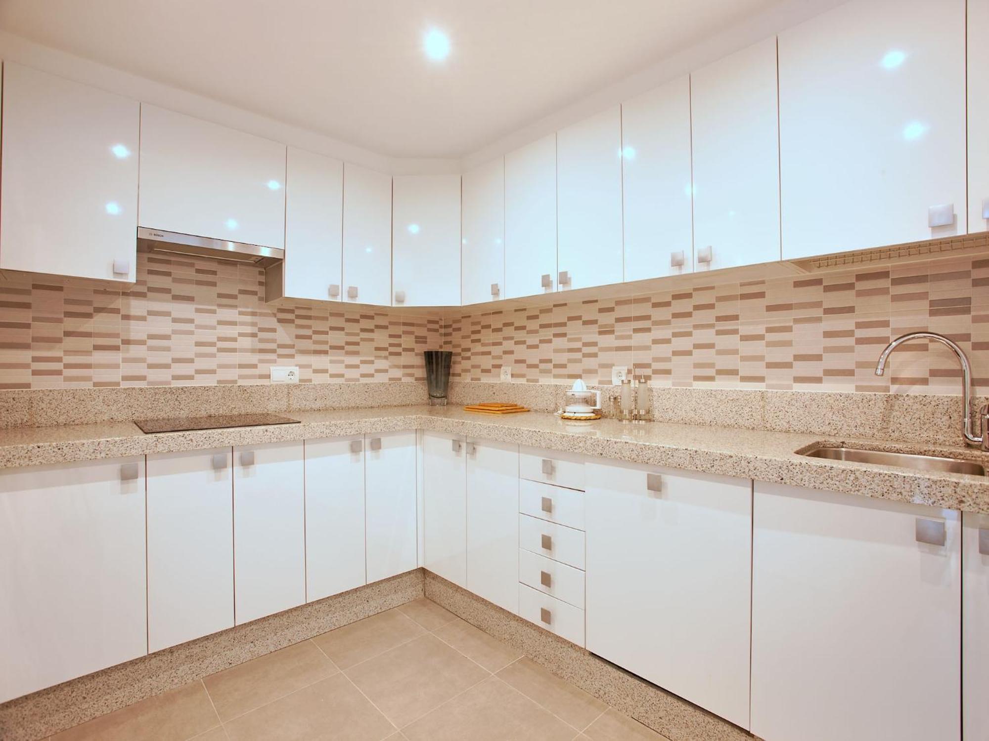 Apartment White Pearl Elviria H1 *