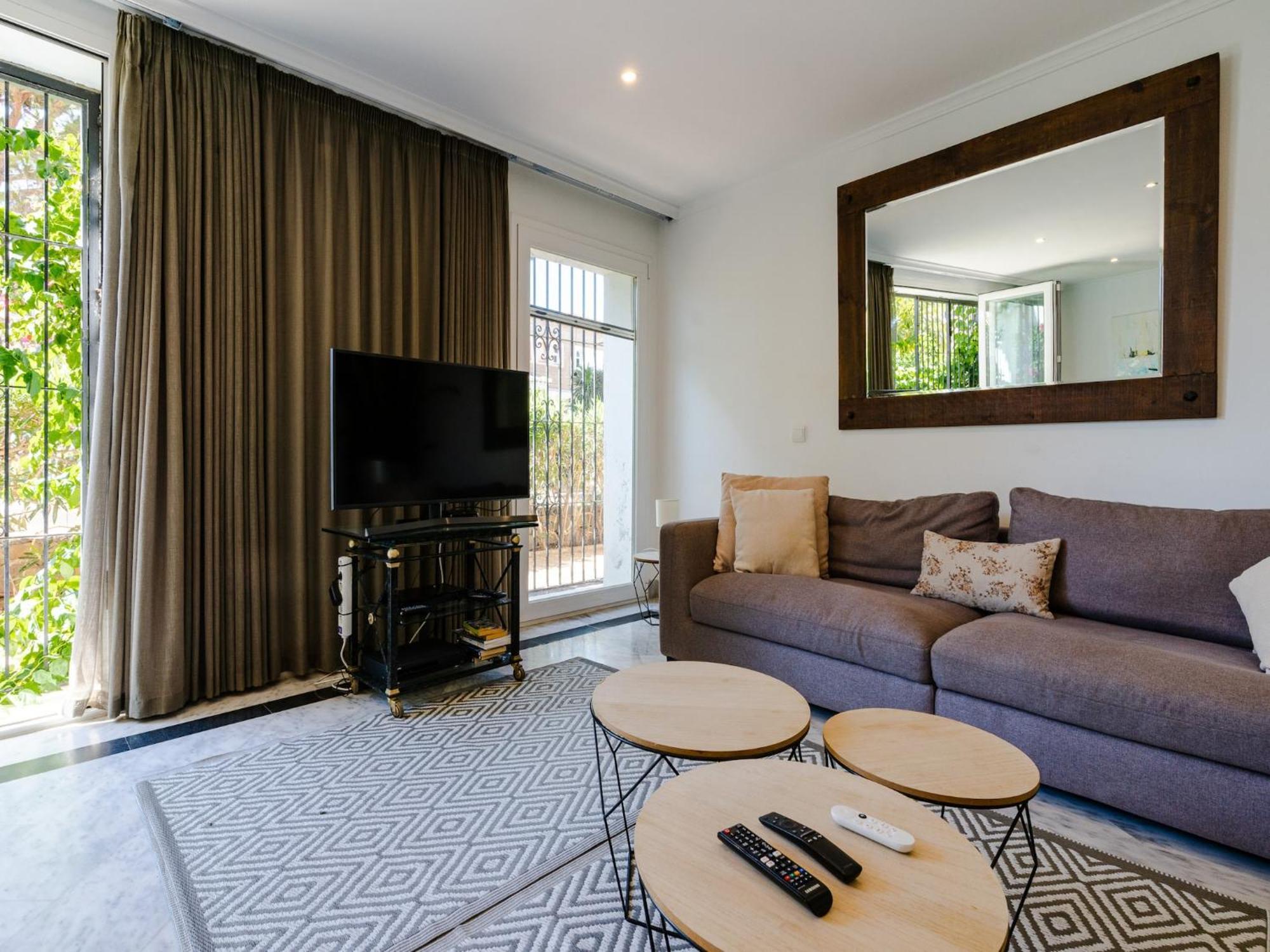 White Pearl Elviria H1