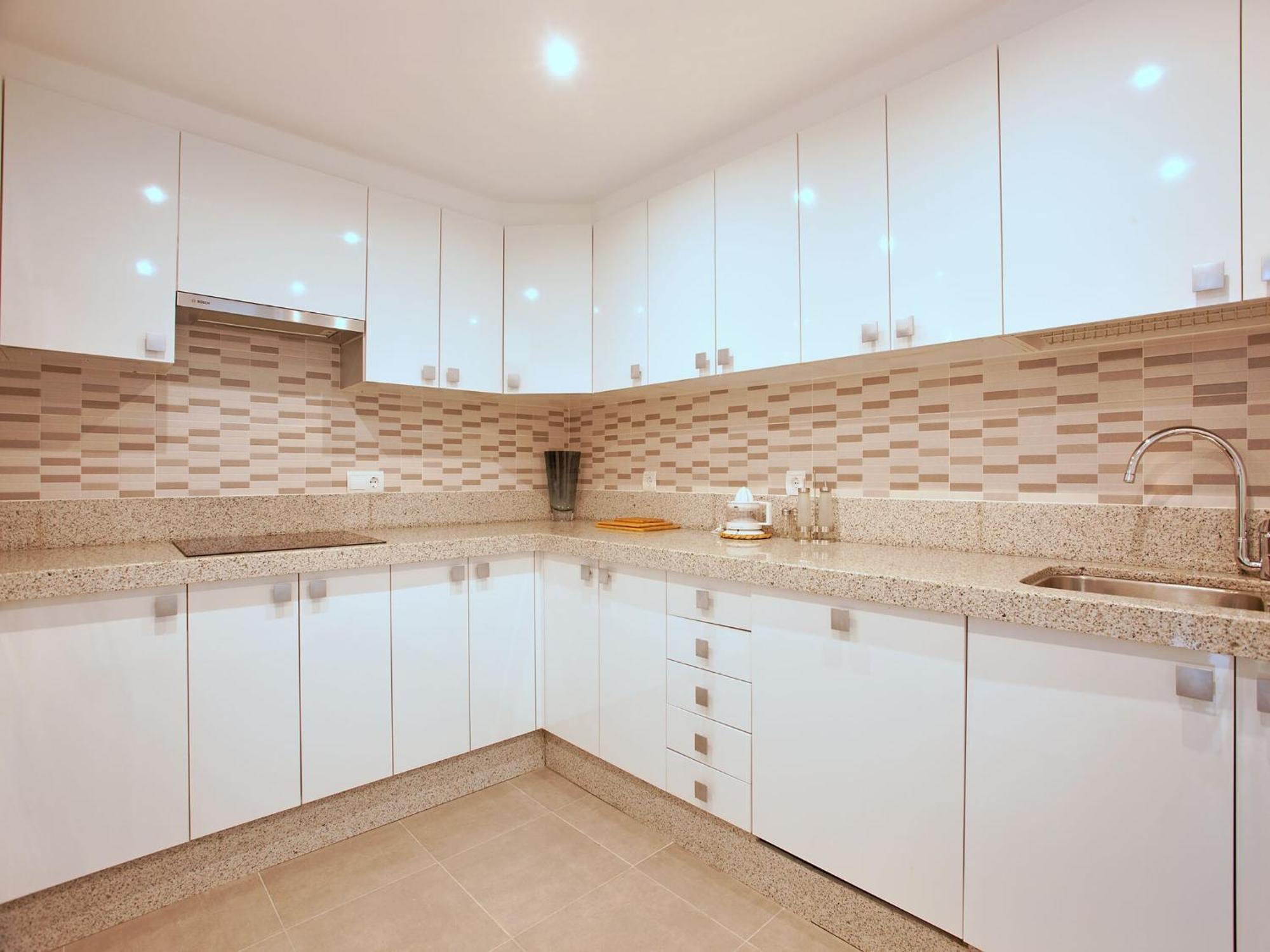 White Pearl Elviria H1 Apartment *
