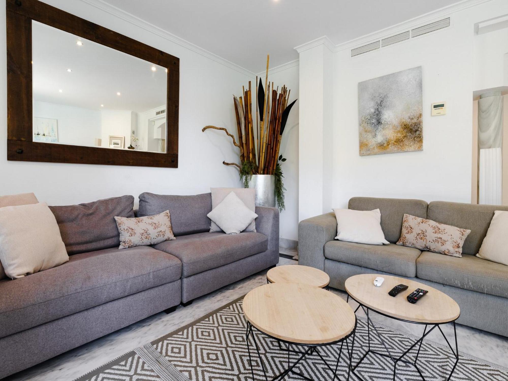 White Pearl Elviria H1 Marbella