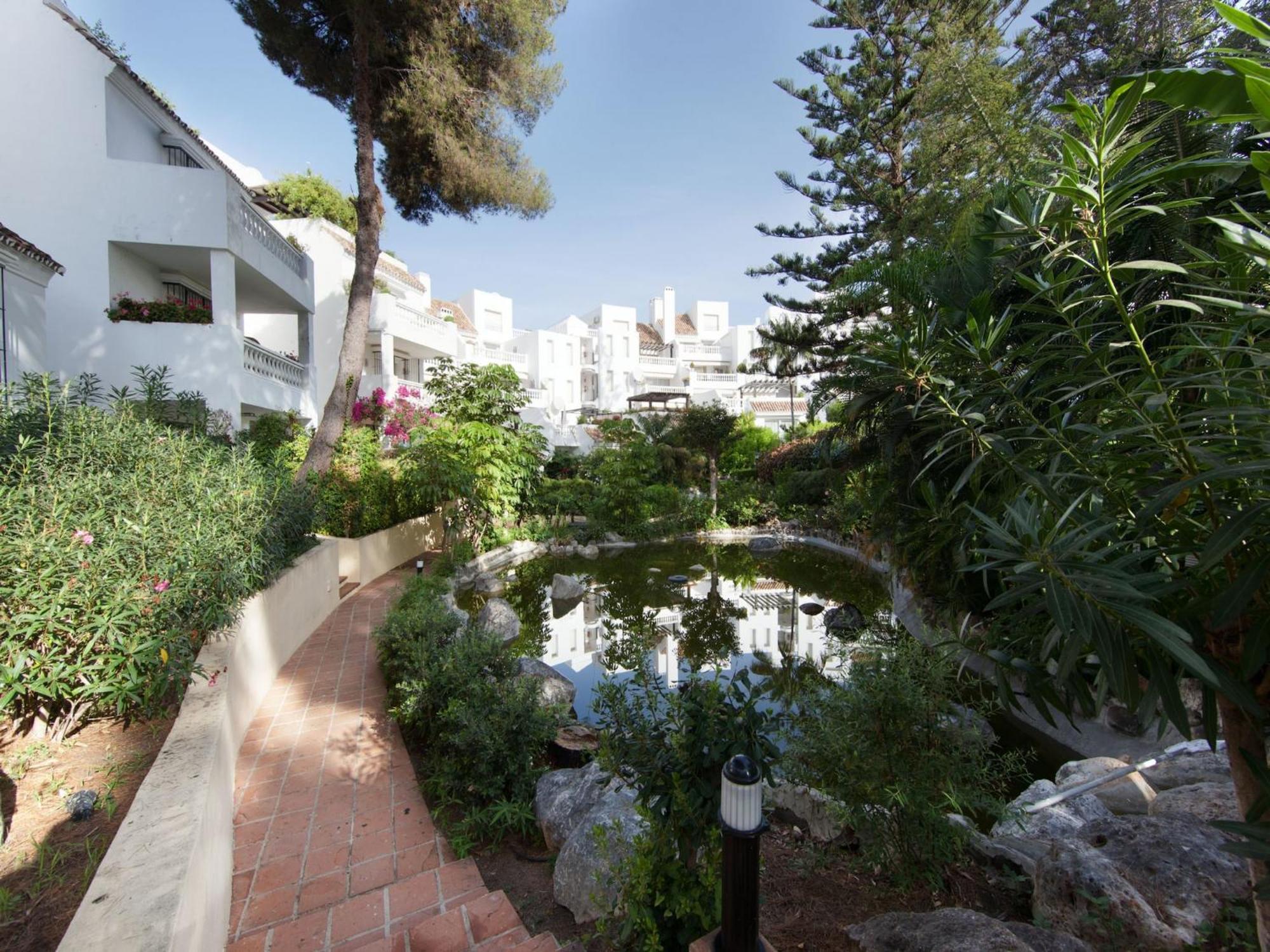 Apartment White Pearl Elviria H1 *