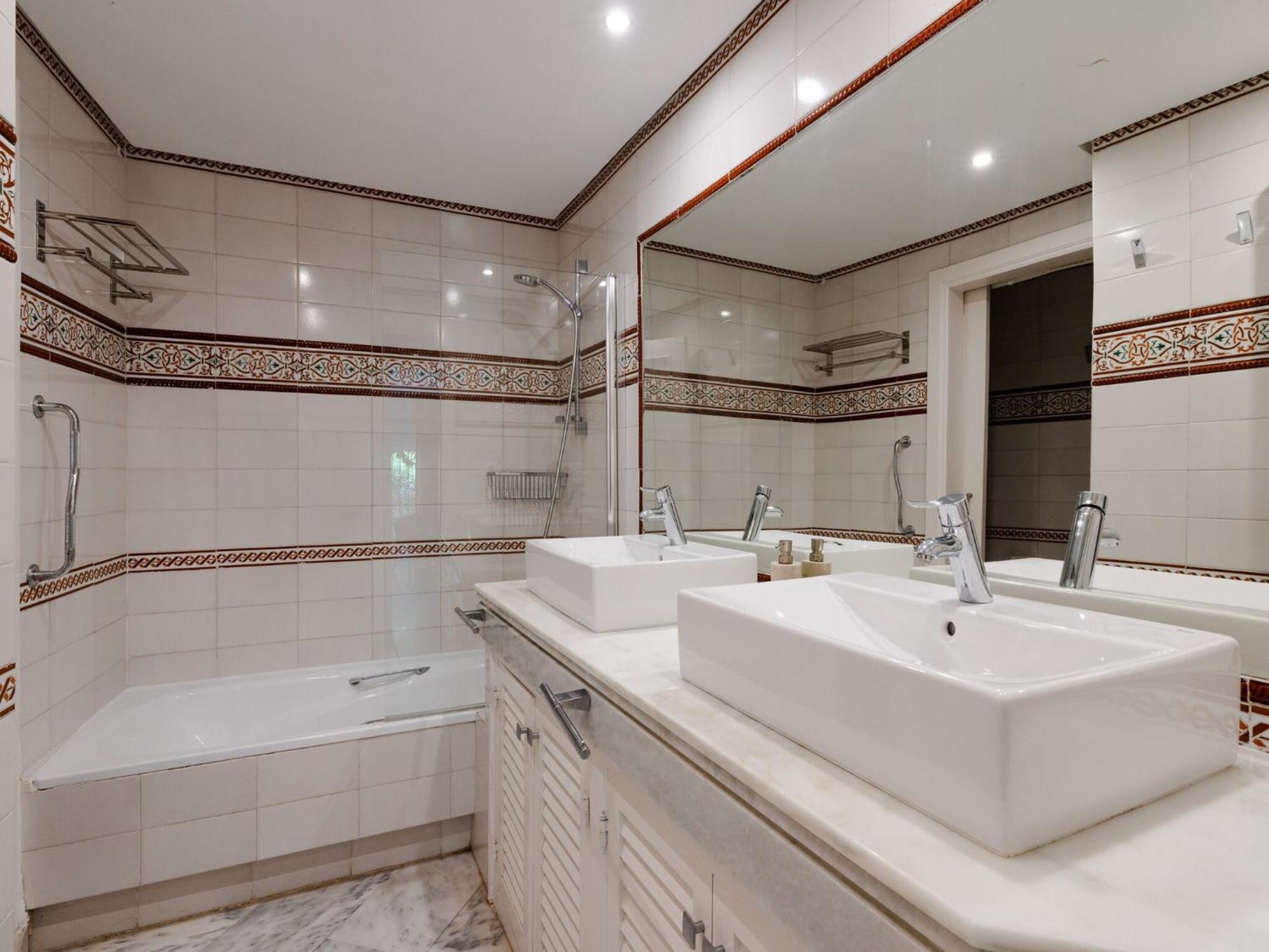 White Pearl Elviria H1 * Marbella