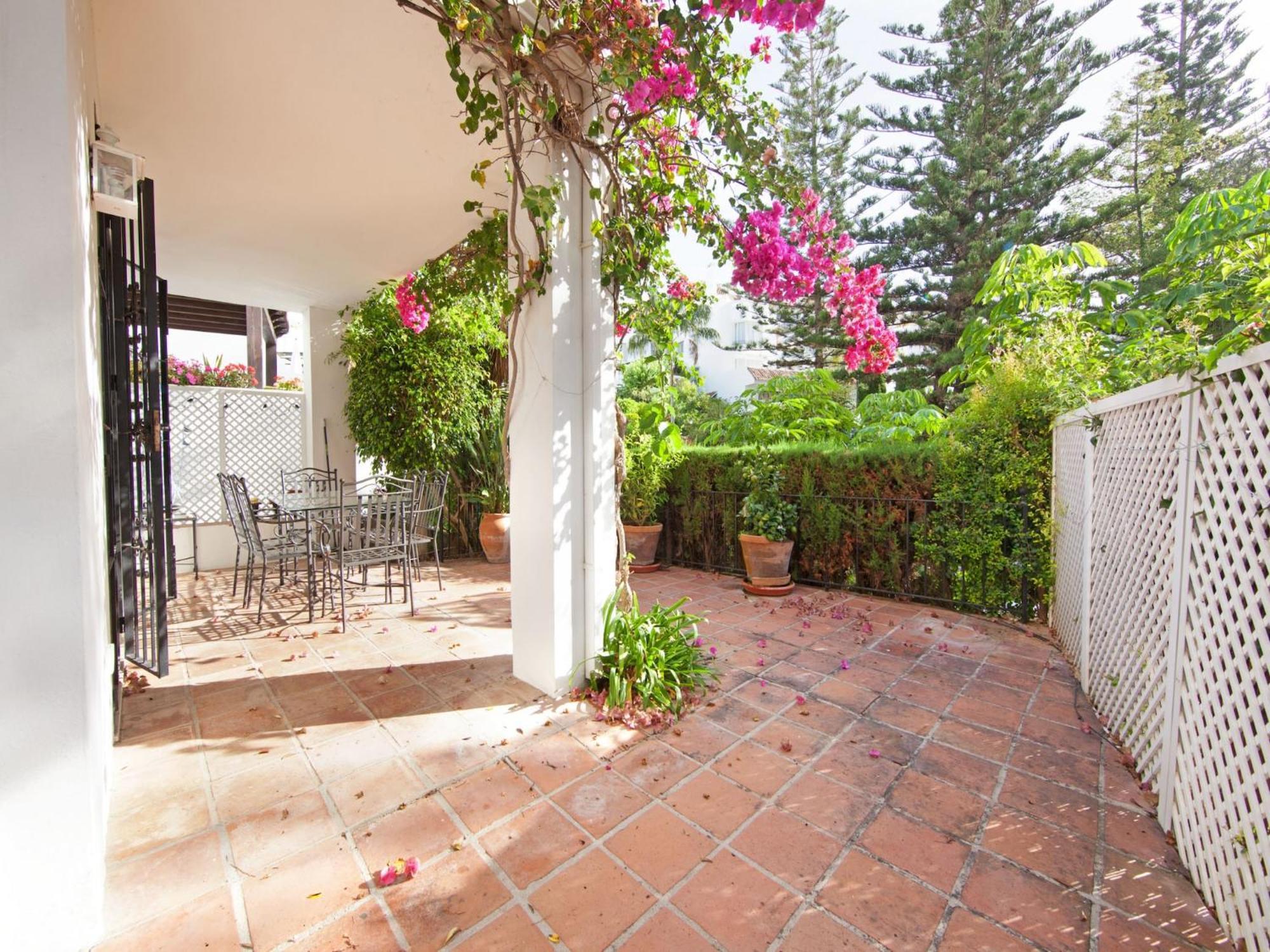 Apartment White Pearl Elviria H1 *